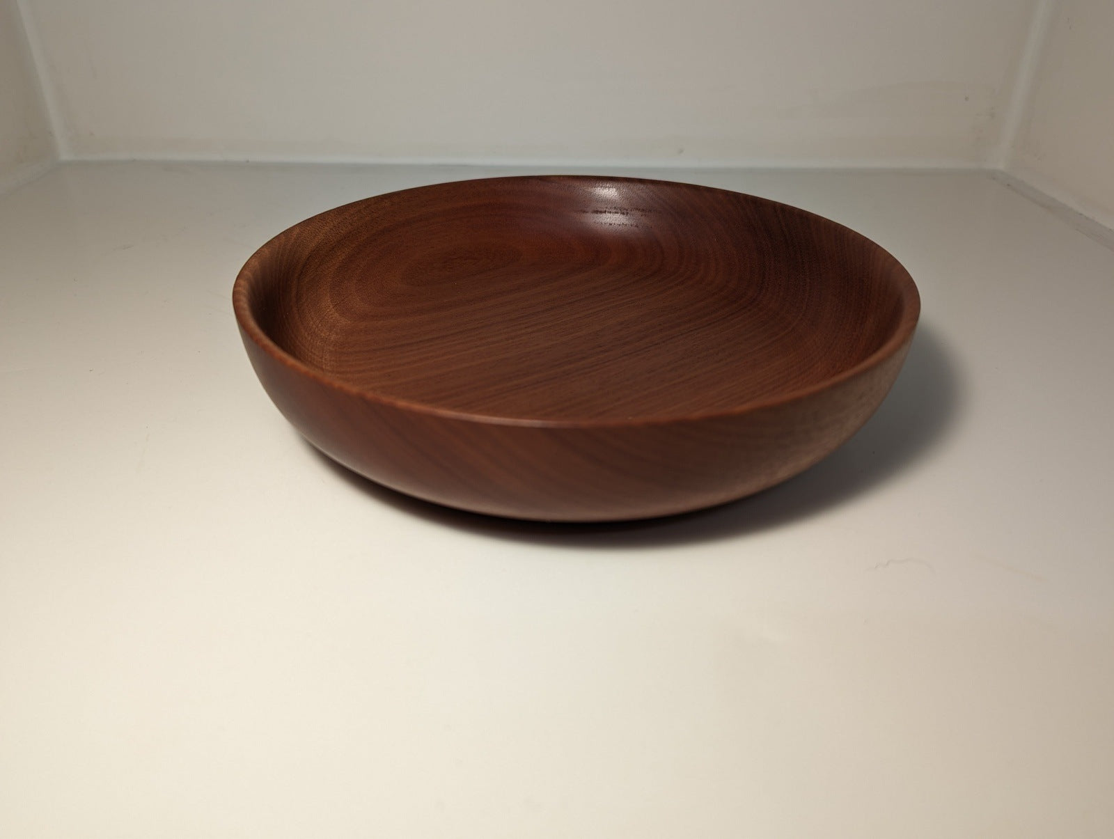 Large Hand-turned exotic fashion Makore bowl/dish